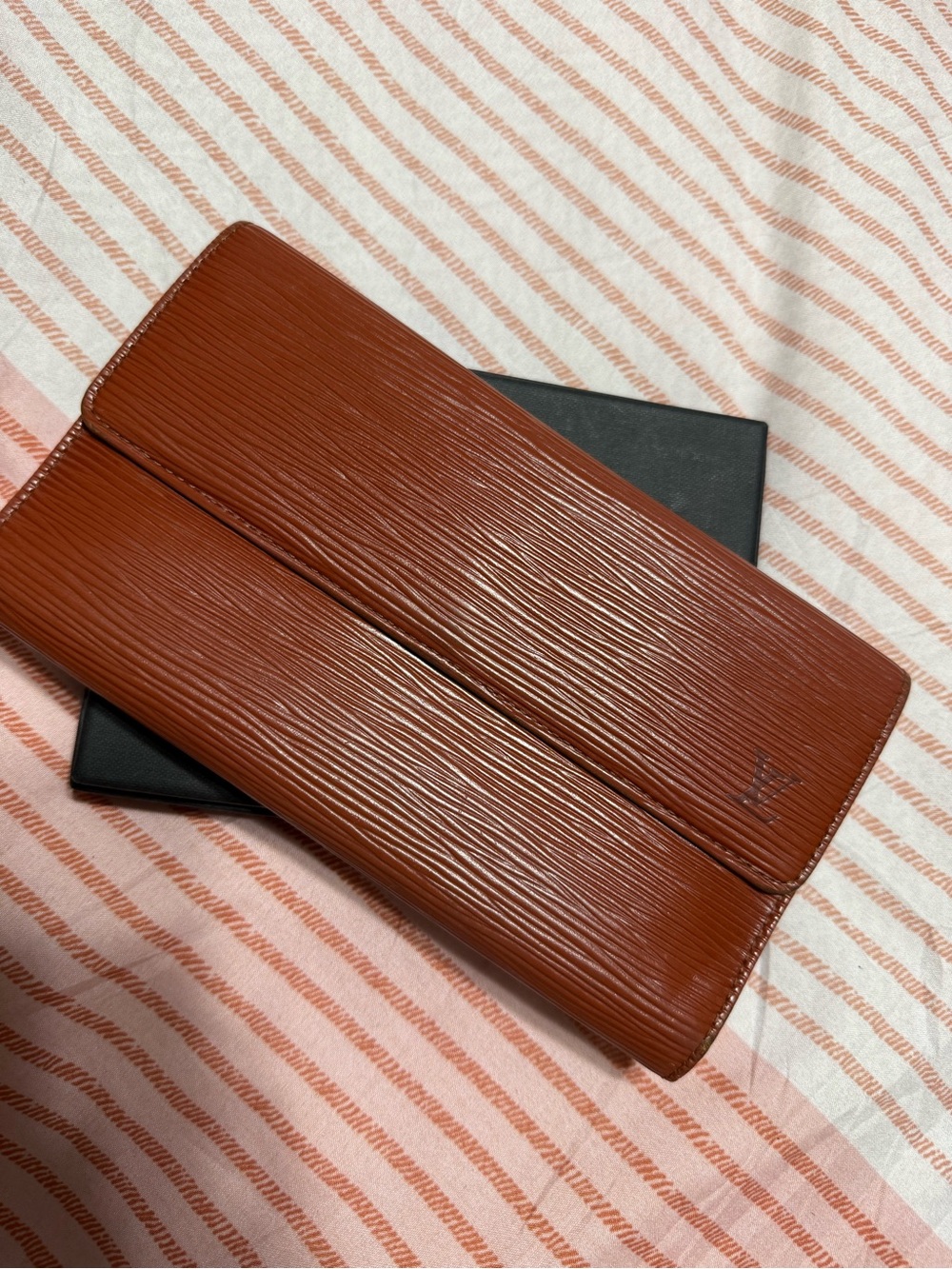 Authentic Louis Vuitton PortenTresor Long Wallet Epi with Certificate